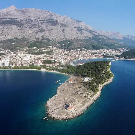 With A Parking Space - 21567 Makarska